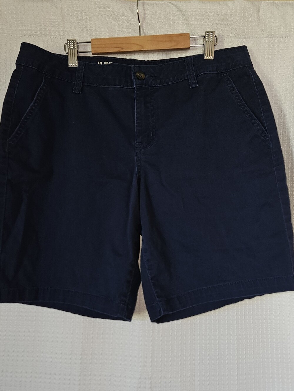A.N.A Womens  Blue Bermuda Cotton Shorts Above Knee Flat Front Pockets Sz 10